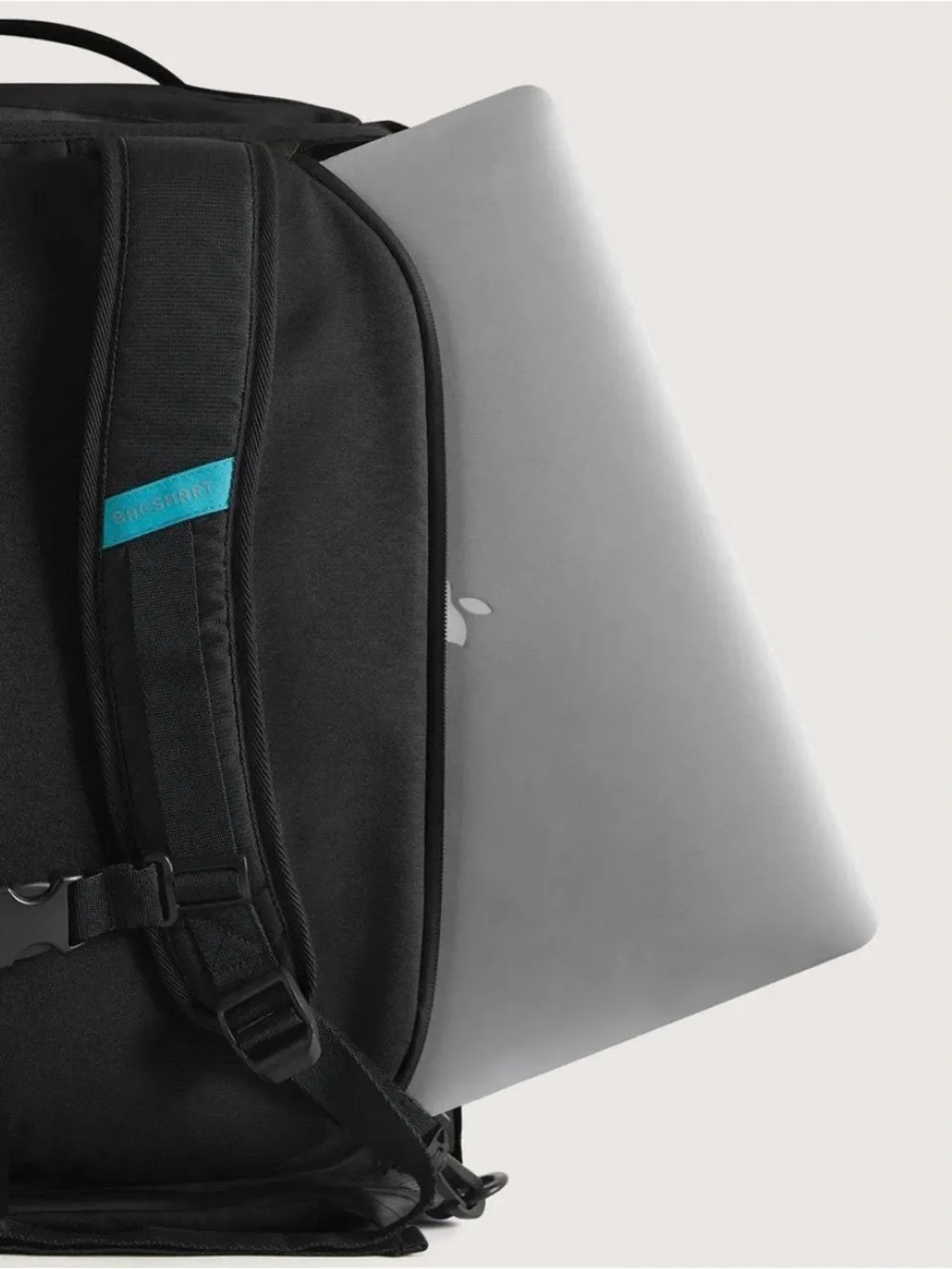 Bagsmart NWT Black Utility Duffel/Backpack Bag